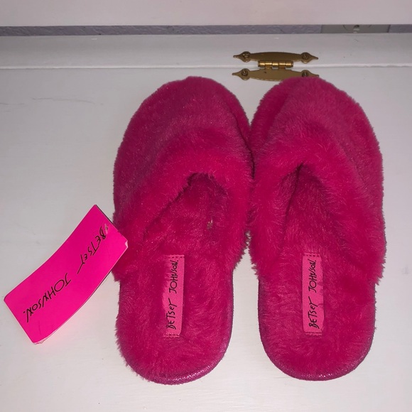 hot pink fuzzy slippers